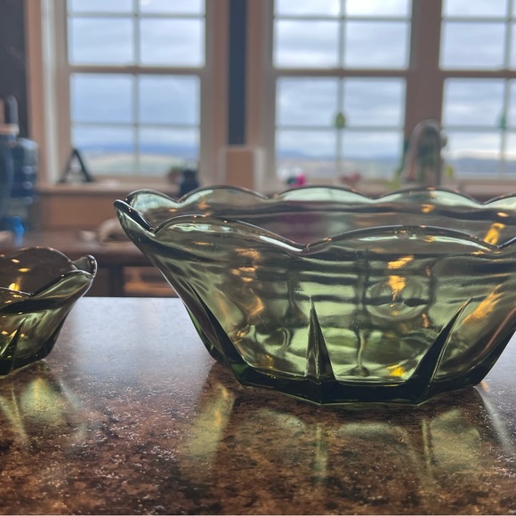 Anchor Hocking Chip & Dip Bowls - Picture 3 of 9